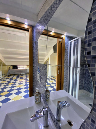 Bathroom, CASSIODORO SUITE B&B, Catanzaro