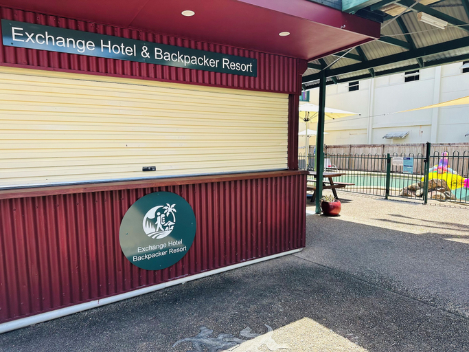 Exterior & Views, Mossman Exchange & Backpacker Resort, Douglas