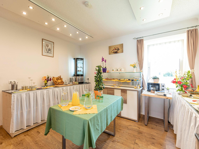 Food & Drinks, Lush apartment in Styria with infrared sauna No Deposit, Leoben