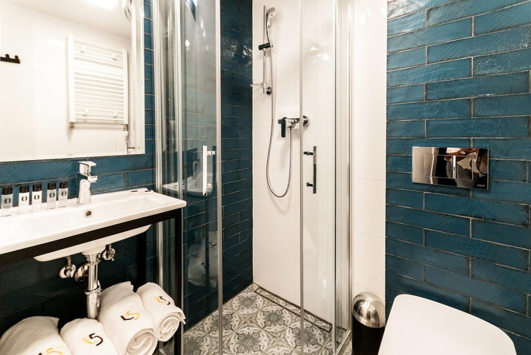 Bathroom 4, Apartamenty L5, Kraków City