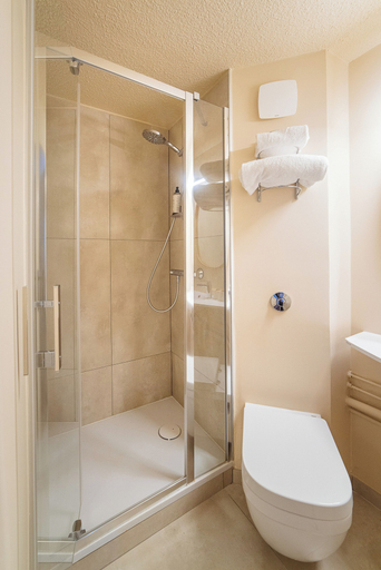 Bathroom 4, Hotel Bhoma Troyes, Aube