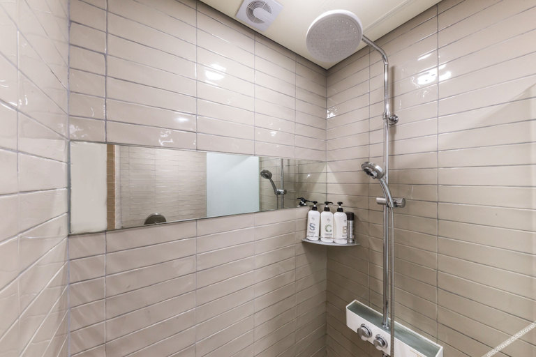 Bathroom 5, Yeonsinnae Mac, Eun-pyeong