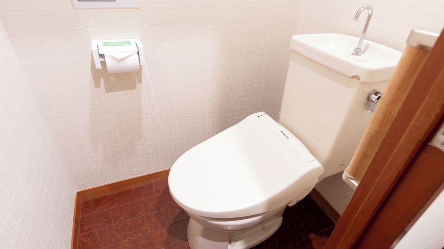 Bathroom 9