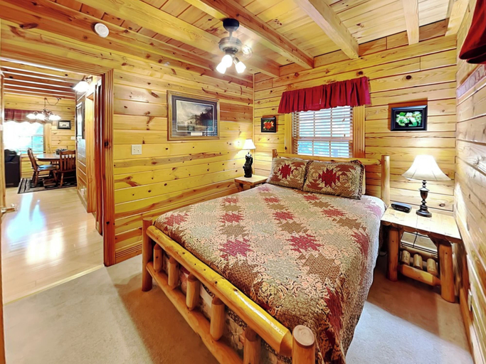 Bedroom 3, Return To Me, Sevier