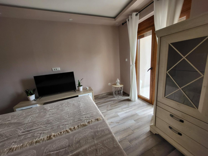 Others 2, Nomad Montenegro