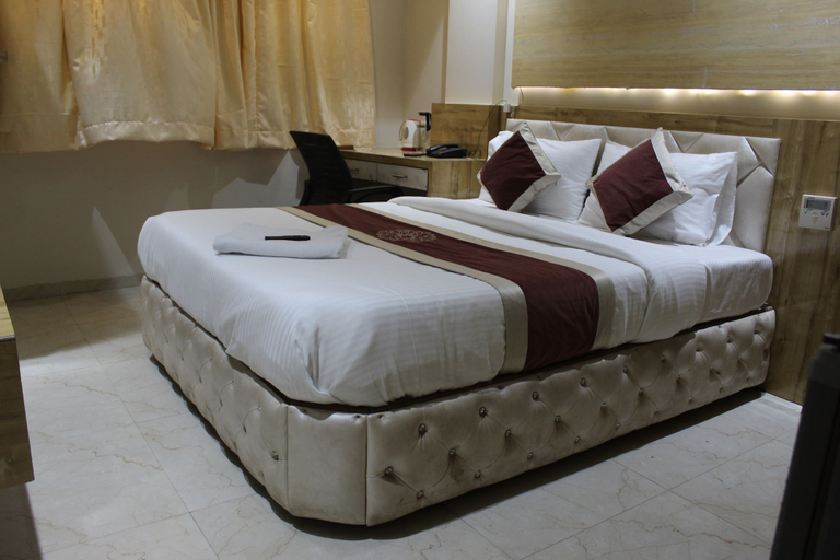 Bedroom 2, Hotel Milona , Thane