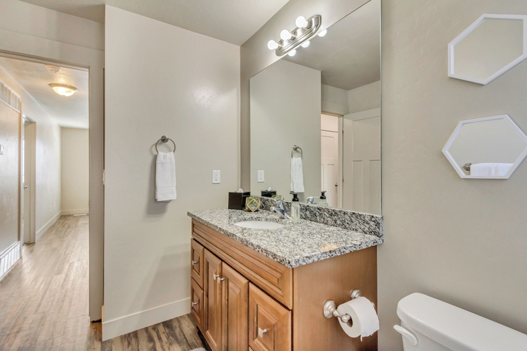 Bathroom 4, Hill Field Stays by Cloud Dream Homes, Davis