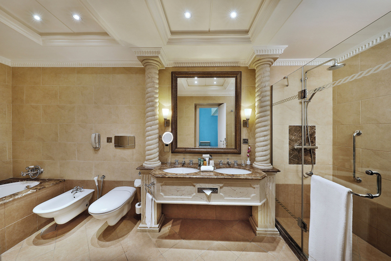 Bathroom 5, Al Habtoor Grand, El Metn