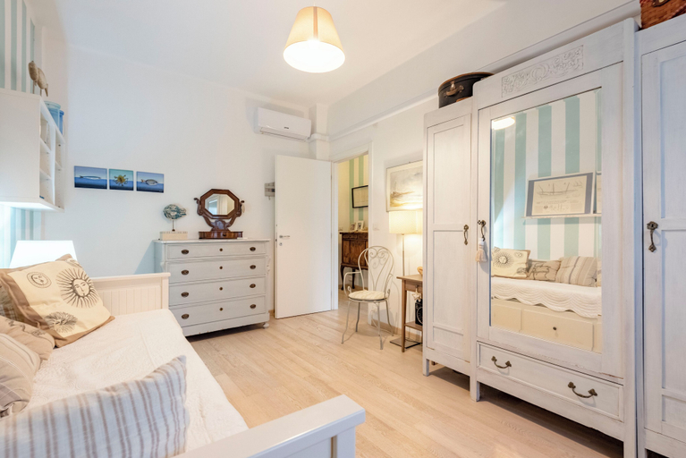 Bedroom 3, Stylish flat balcony near Rapallo Castle, Genova
