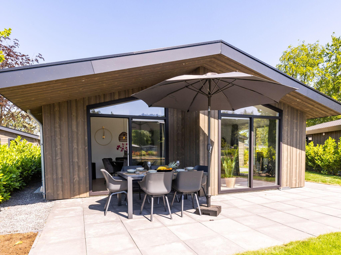 Others 5, Beautiful chalet with a sauna, Eersel