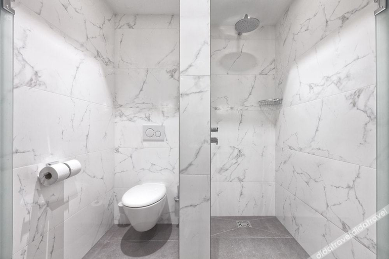 Bathroom 3, Grand Hotel Valies, Roermond