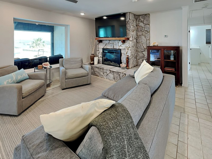 Others 5, Playa Verde by Miss Kitty’s, Aransas