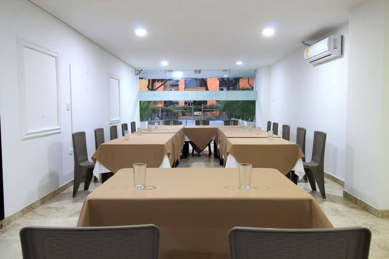 Food & Drinks 4, ホテルロダデロインバイGEHスイーツ, Santa Marta (Dist. Esp.)