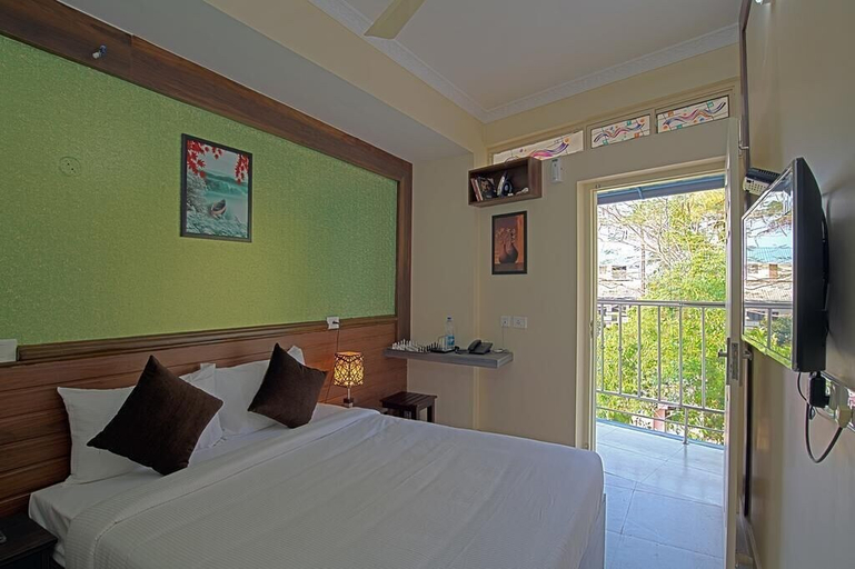 Bedroom 2, Gems9 Airport Hotel, Ernakulam