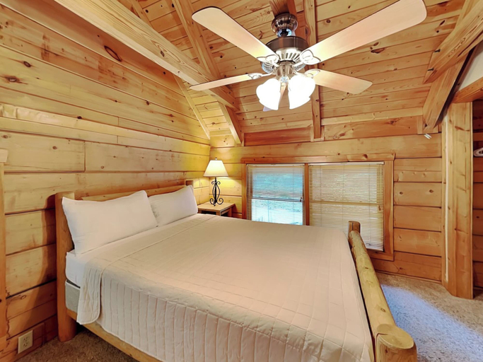 Bedroom 3, Big Bear 2, Sevier