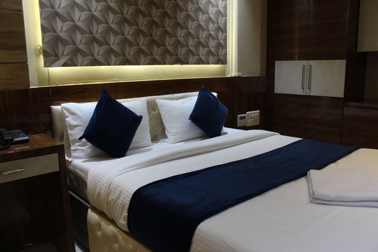 Bedroom 5, Hotel Milona , Thane