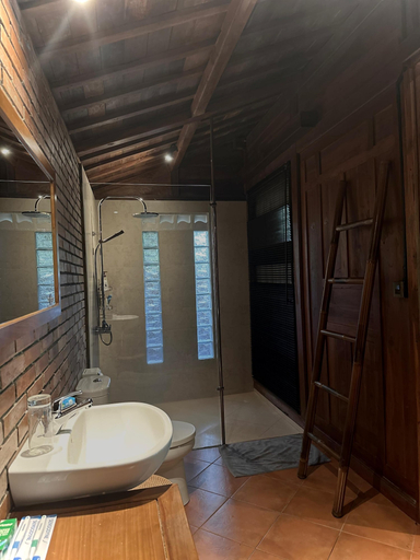 Bathroom, Darta Ubud Joglo Villa by EPS, Gianyar