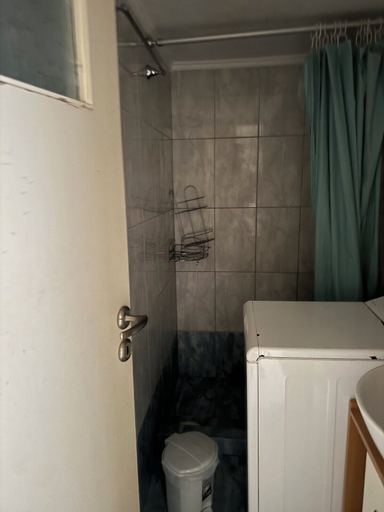 Bathroom 2, Koukaki Studio, Attica