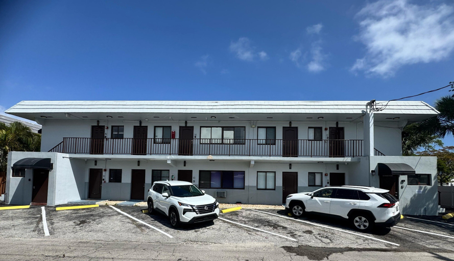 Exterior & Views 2, Bayview Apartments by Lowkl, Broward