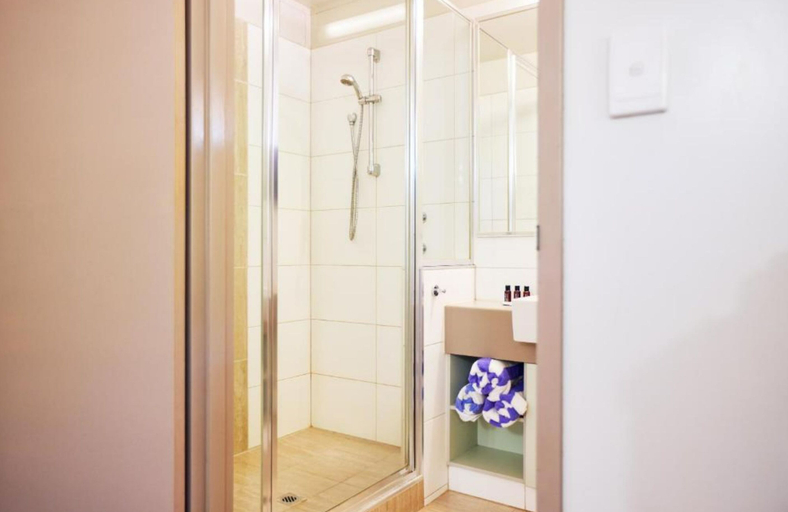 Bathroom, Discovery Resorts - Lake Argyle, Wyndham-East Kimberley