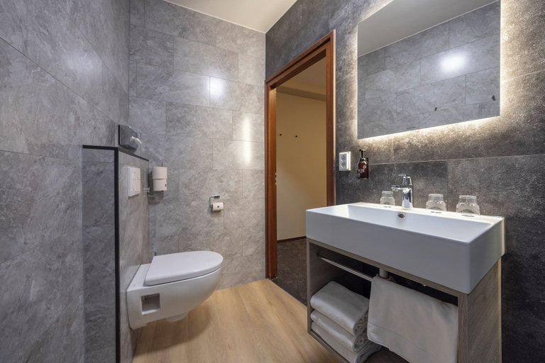 Bathroom 4, Fletcher Hotel-Restaurant De Burghoeve, Valkenburg aan de Geul