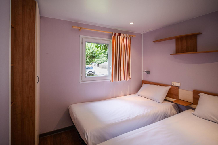Others 4, Frontera Bungalow Park, Lleida