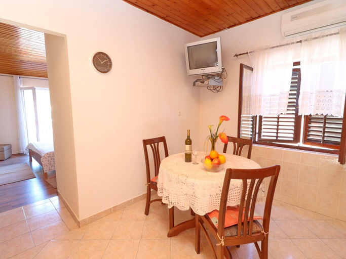 Others 5, Apartments Peselj-Studio Apartment with Balcony and Sea View 1, Smokvica