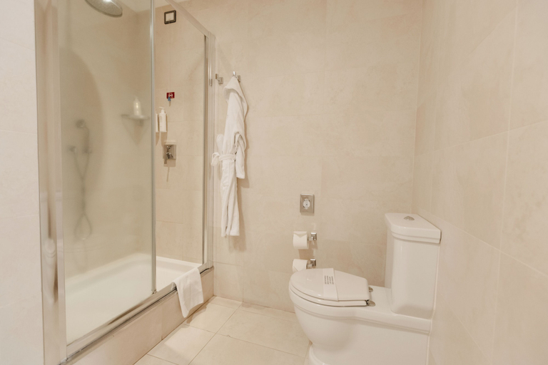 Bathroom 5, Grand Hotel Yerevan, Yerevan