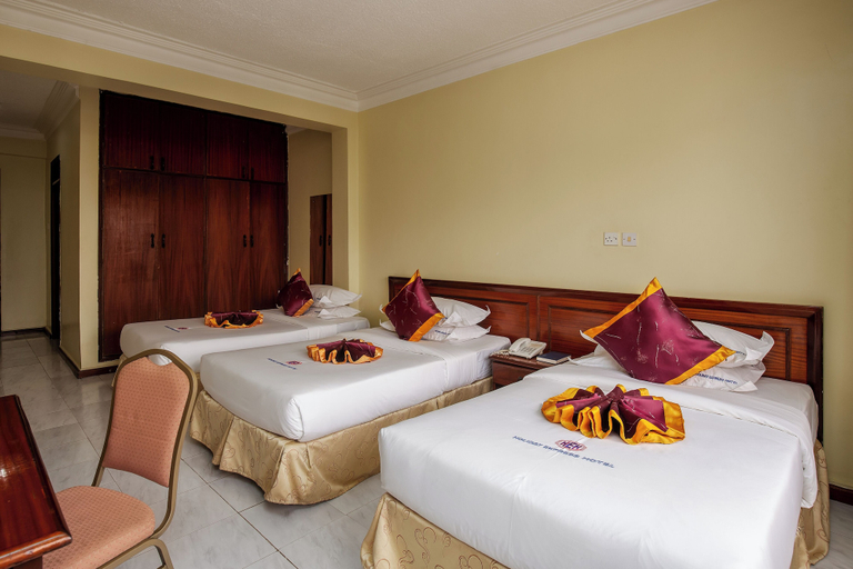 Bedroom 2, Holiday Express Hotel, Kampala
