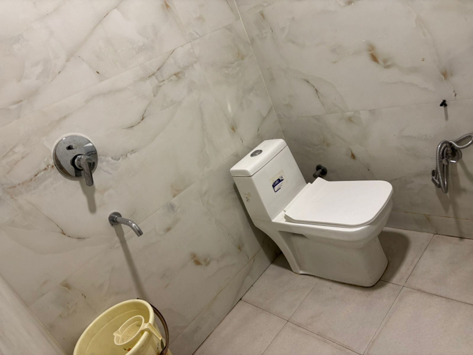Bathroom, Hotel The Metropolitan IGI Airport, Delhi