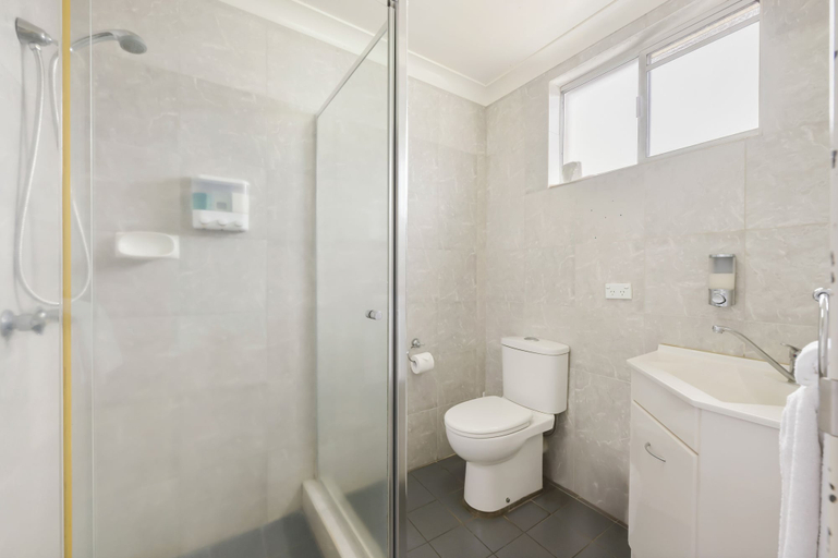 Bathroom 5, Garden City Motor Inn, Toowoomba - Central