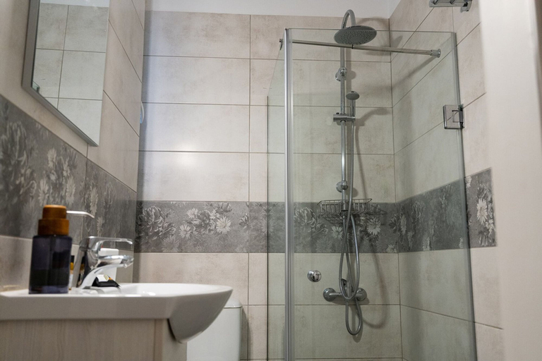 Room 3, Spacious 3-Bedroom Apartment in Pagrati near Kallimarmaro, Attica
