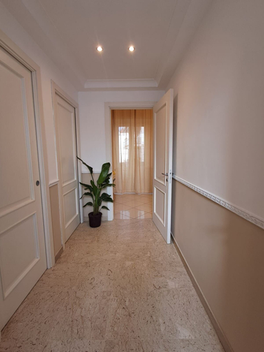 Others 4, Casa Christian, Napoli