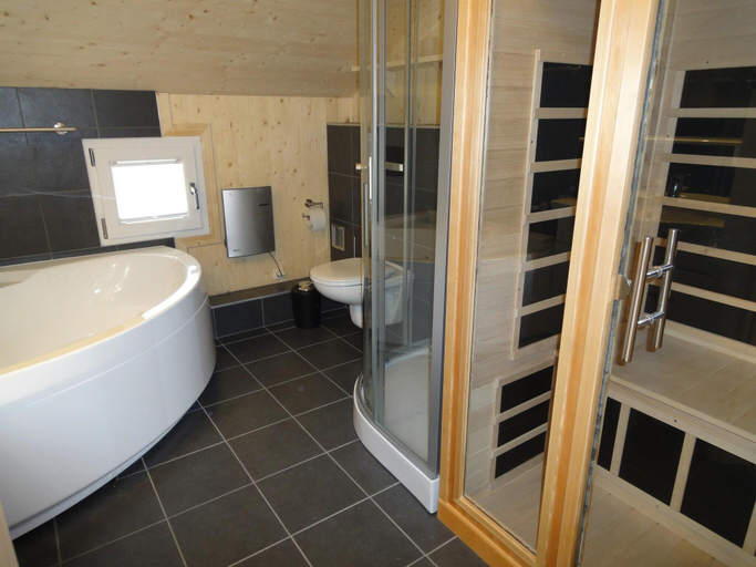 Bathroom 3, Chalet with e-charging station, Murau