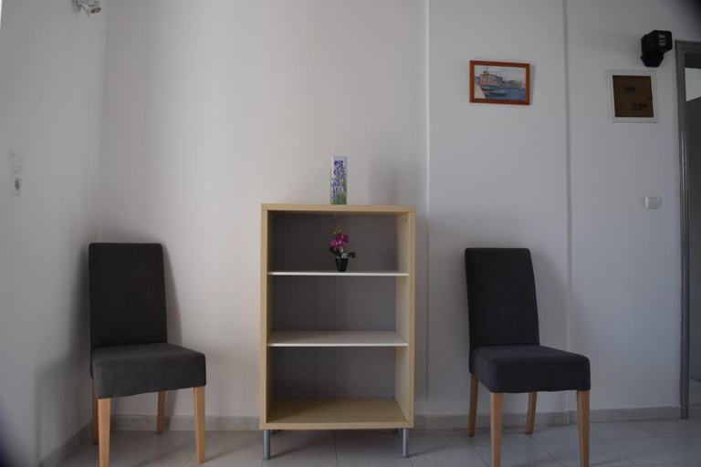 Room 3, Lefteris Spacious APT Near Ialysos Beach, South Aegean