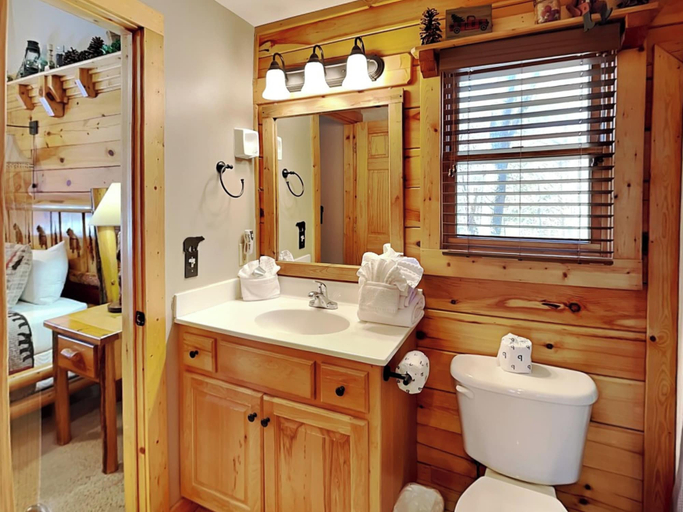 Bathroom 4, Running Bear by Jackson Mountain Rentals, Sevier