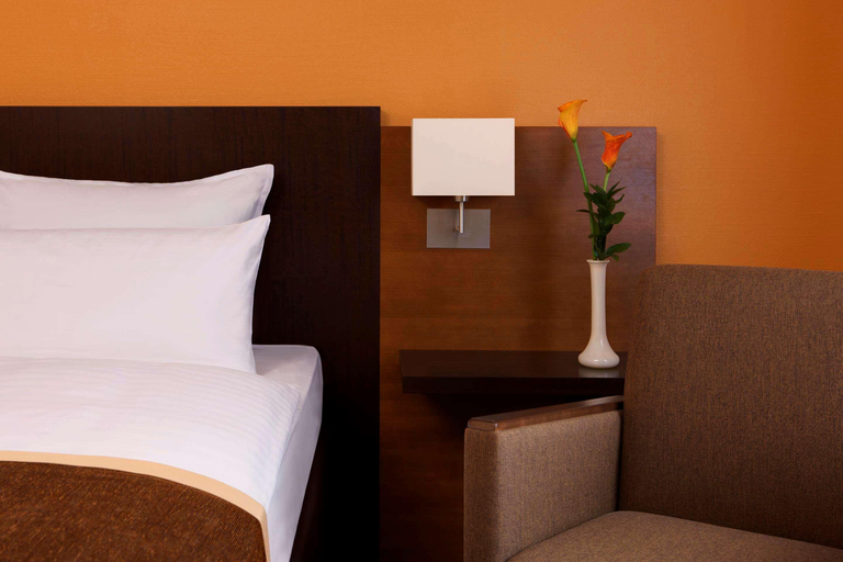 Bedroom 4, Steigenberger Hotel Dortmund, Dortmund