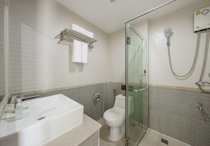 Bathroom 5, SureStay By Best Western Iconic Suvarnabhumi, Bang Bo