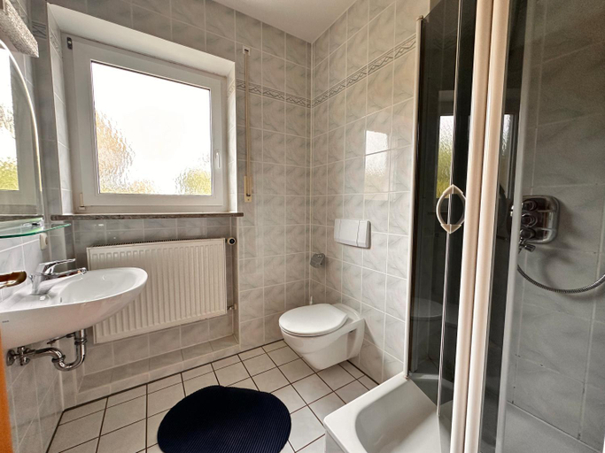 Bathroom 4, Pension zum Lowen, Parkplatz, Wlan, Zentral, Hof
