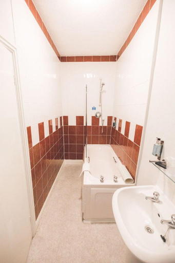 Bathroom 3, The Oakwheel, North Yorkshire