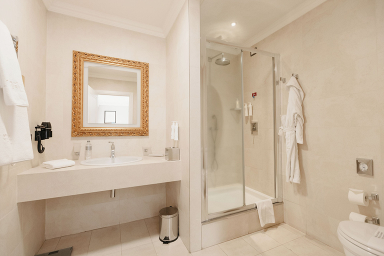 Bathroom 5, Grand Hotel Yerevan, Yerevan