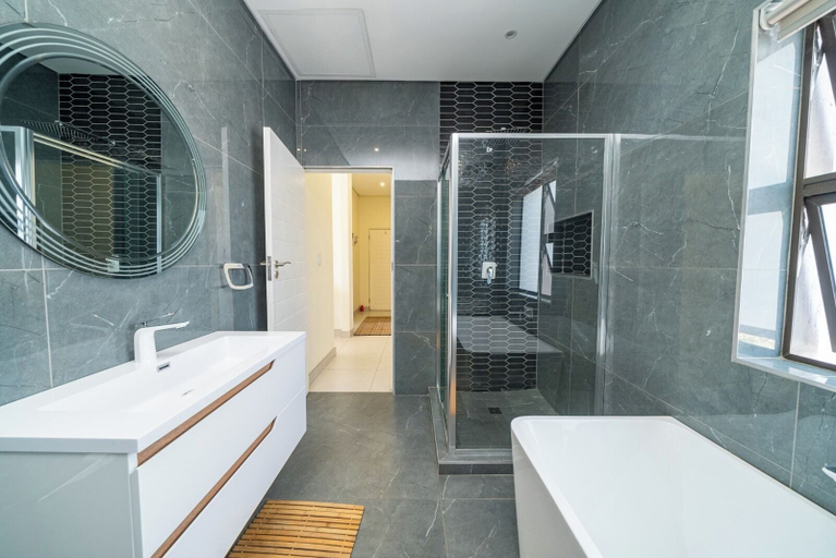 Bathroom, Ada 5, Ekurhuleni