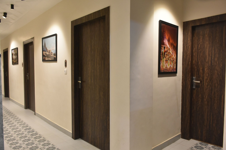 Others 4, Puri Inn, Varanasi