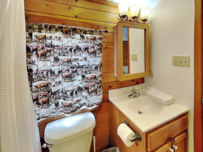Bathroom 4, Moose Manor by Ruidoso Vacation Rentals, Lincoln