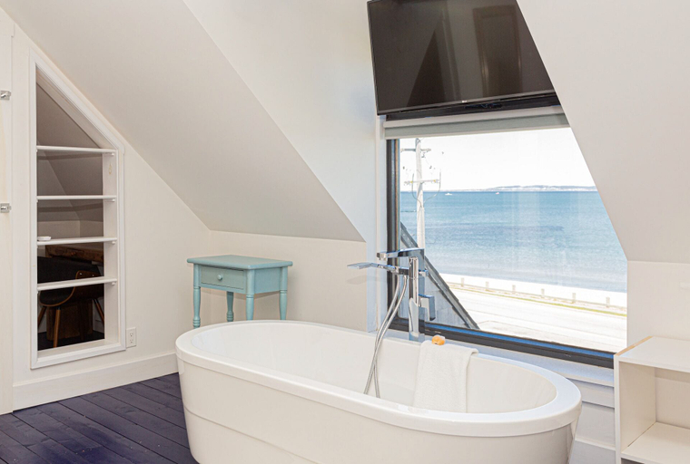 Bathroom 3, HÔTEL DE LA GRAVE, Les Îles-de-la-Madeleine