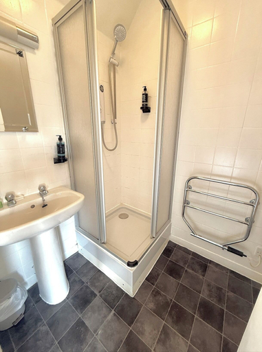 Bathroom 5, Seabank House Hotel, Highland