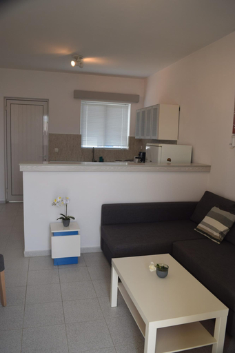Room 5, Lefteris Spacious APT Near Ialysos Beach, South Aegean