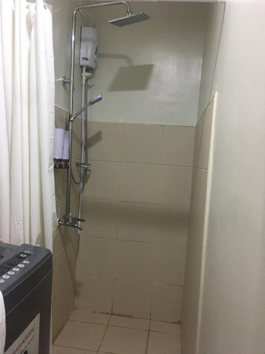 Bathroom 5, A and Y staycation, Pasig City