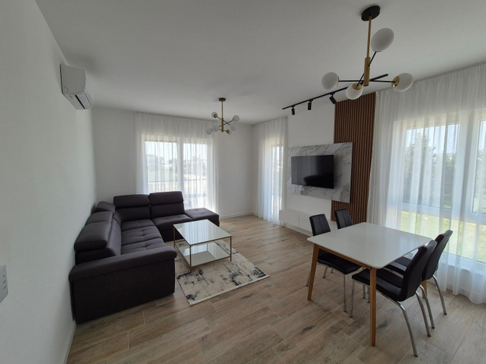 Others 5, Frekuenca Apartments