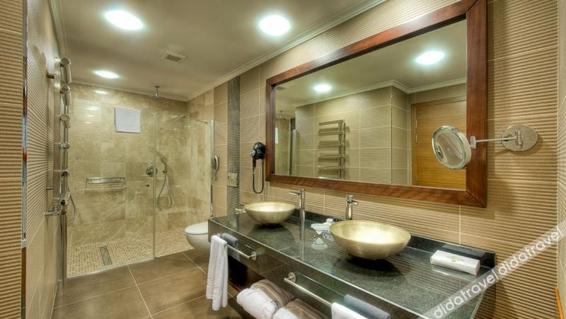 Bathroom 5, Korineum Golf & Beach Resort